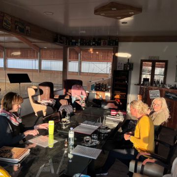 whatsapp image 2023 04 at.34.28