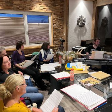 whatsapp image 2023 04 at.34.34