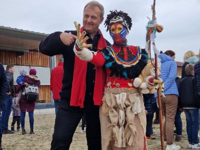 König der Löwen mit Pferden auf der ABC Ranch